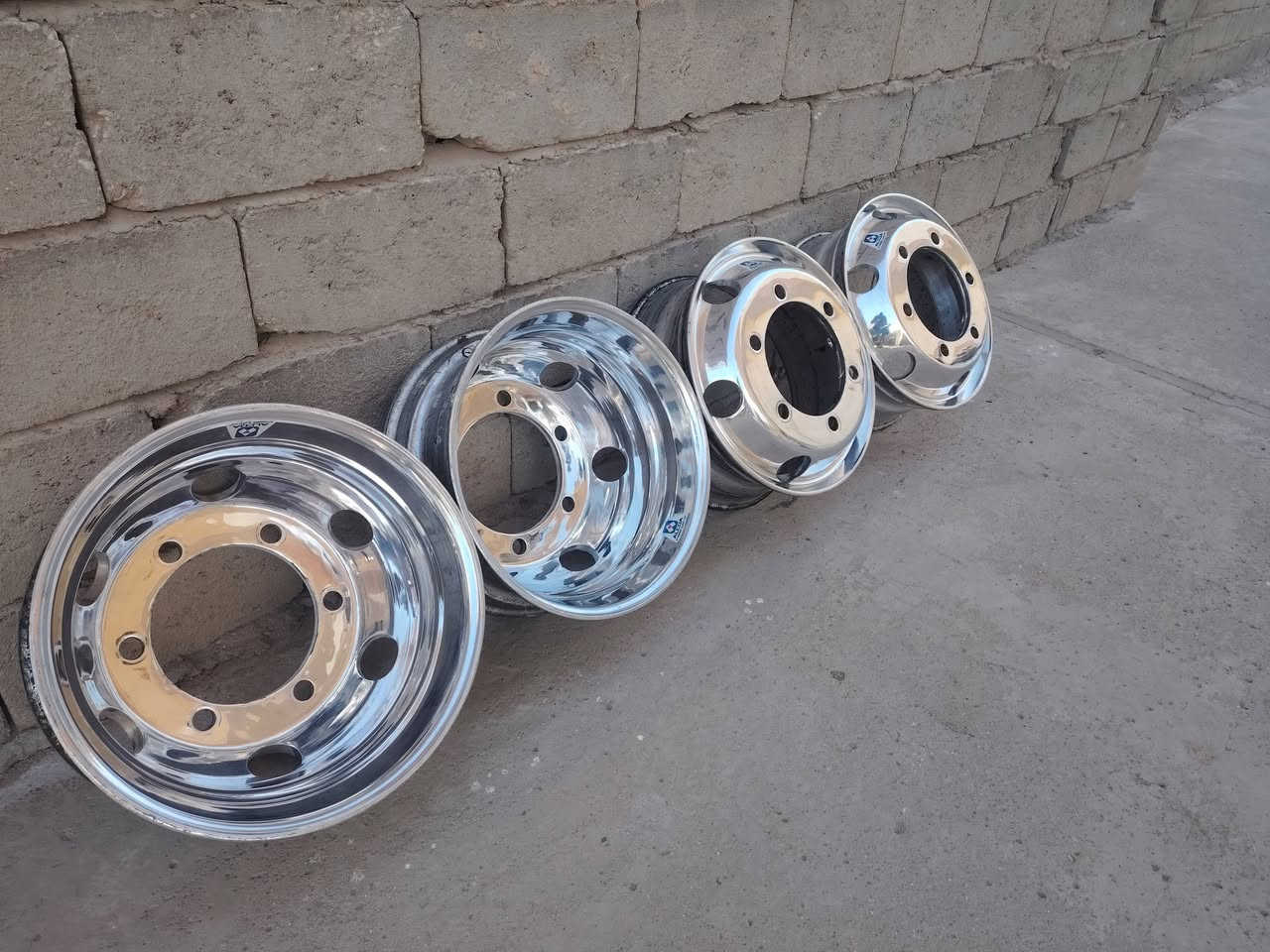 السلام عليكم للبيع وياله كروم اتيكو ٦ برغي
ألماني اصلي الثكيل ابو الشفه ***********
  العنوان كربلاء
