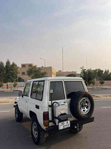 ڕەقەم ئەسڵ ڕەقەمی تازە بە ناوی خۆمانەوەیە ڕەقەم دیالەیە ، لێدراو و زەربەی نیە بۆیاخی عام کراوە لەسەر ساخی بۆ جوانی ، شان و یوکمە و سەقفی لێدراوی نیە ، سەقفیشی بۆیاخ نیە ، مەکینەی ٣f , ٦پستۆنە ، ناو و دەشتی لۆکە قەترە مەسرفی تیا نیە هەموو گیانی بە شەرت..
سعریشی 76 گەڵا و مەعمەلەیەکی برایانە.
ژمارە تەلەفۆن *********** Singapore
