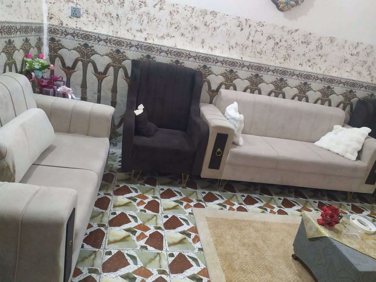 نضيف جدا بيع او مراوس


**إذا كنت صاحب هذا الإعلان وتريد حذفه لأي سبب، رجاءا أرسل رسالة إلى الدعم الفني**