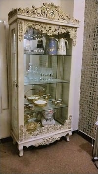 باترينة • للبيع • مساحة عرض