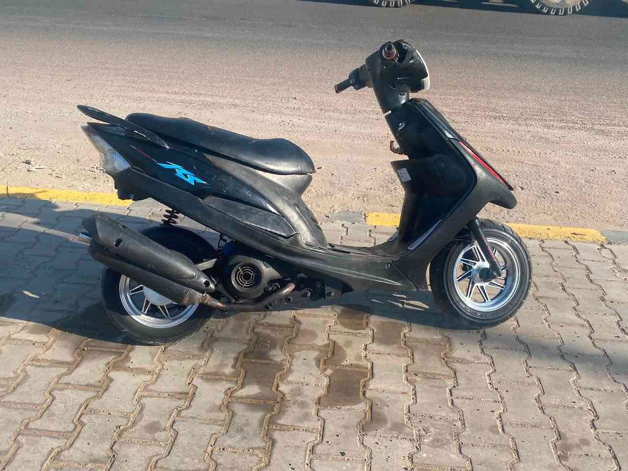 دراجه ماكس عدله مكينه 49 شلعه ومعدل نكره سلف هندر كلشي شغال بس يردله ترتيبات بسيطه. سعر 450 وبيه مجال مكان بغداد الحسينية الرقم ***********
