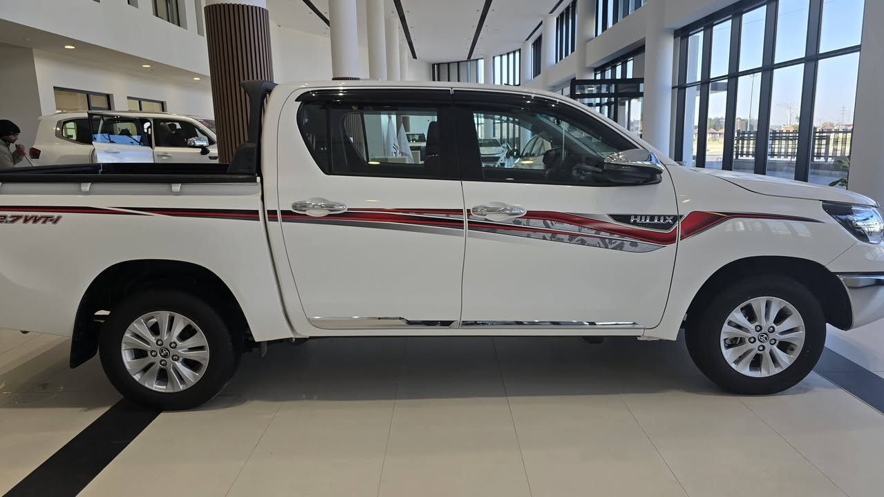 هايلوكس ناصي زيرو وكالة للبيع 
متوفر كير اوتوماتيك و كي عادي
للاستفسار يرجى الاتصال على الرقم: ***********
