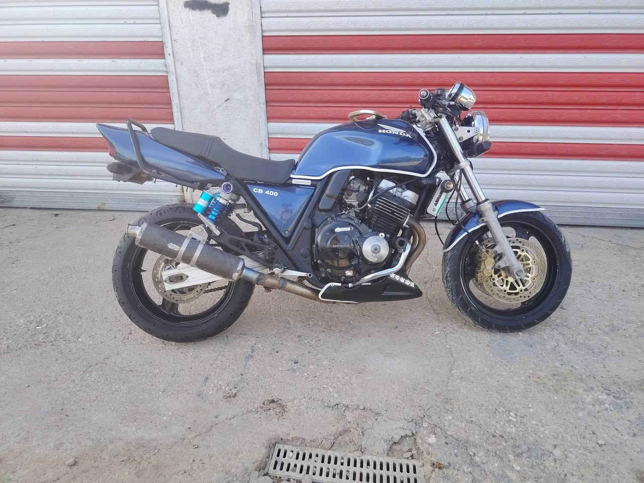 البيع سي بي كفاله كمرك مدفوع وراق شرط الرقم ألف ماتذب عليهه موديل 2000مكاني كوت شيخ سعد السعر مليون 950 وبيه مجال ***********
