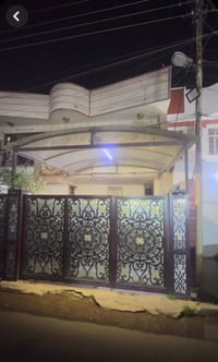 خلف افران الكوخ • ٢٠٠م • ٤ غرف