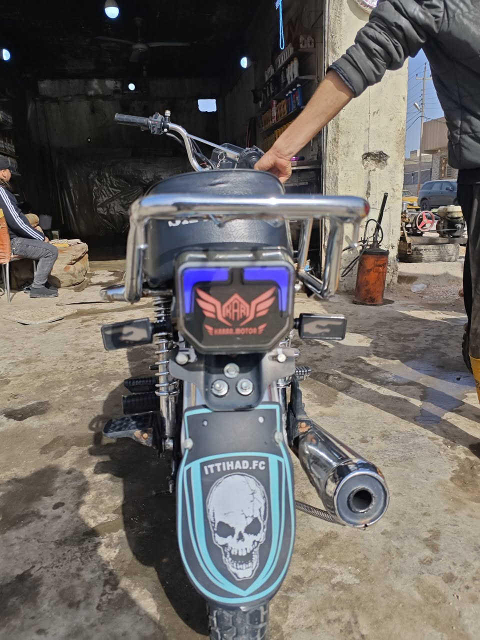 سلام عليكم دراجه سافان للبيع موديل 2021 مكينه نضيفه شرط الفحص اوراق اصوليه ميه بل ميه محرك150 كهربائيات كلها شغاله دراجه مجهزه من كلشي سعر مليون و250 وبيها مجال للشراي
***********
