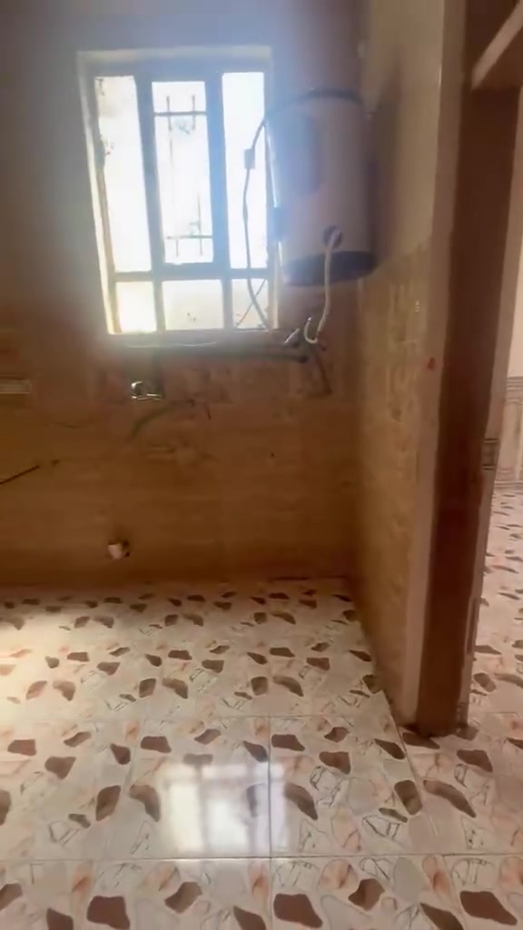 مشمل طابق ثاني للاجار التأميم القادسيه الثانيه خلف اسواق المصطفى
300وبي مجال ***********
