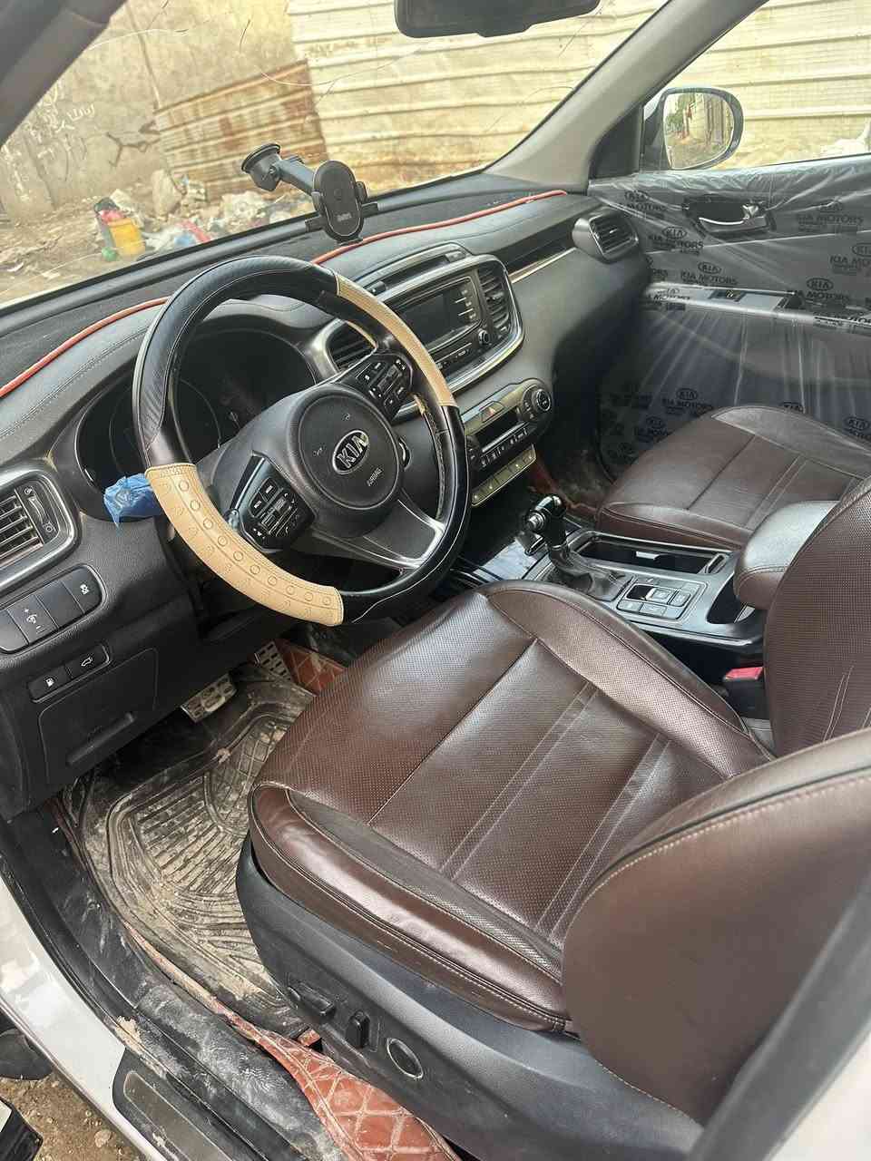 سيارة سورنتو 2016  بيها قطعه وحده الباب السيايق مبدل
ماده المقاعد : جلد
عدد المقاعد : 7
ماشيه 168
السعر 195 بيها مجال
لاستفسار : ***********
***********
