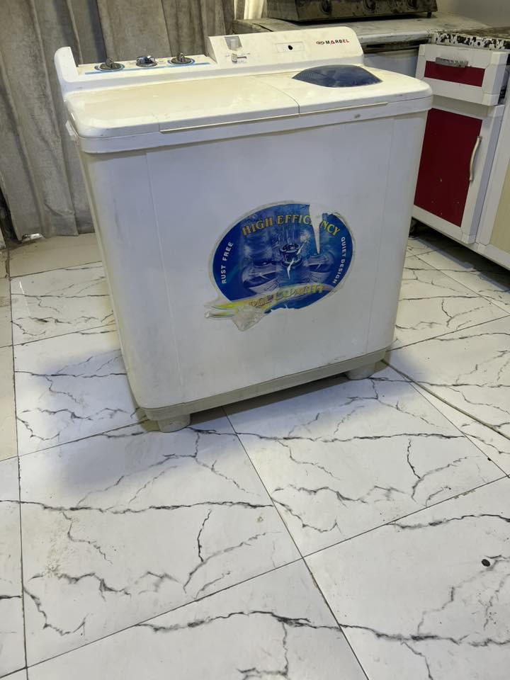 غساله للبيع كلش نضيفهً ومناسبه للاستفسار ***********
