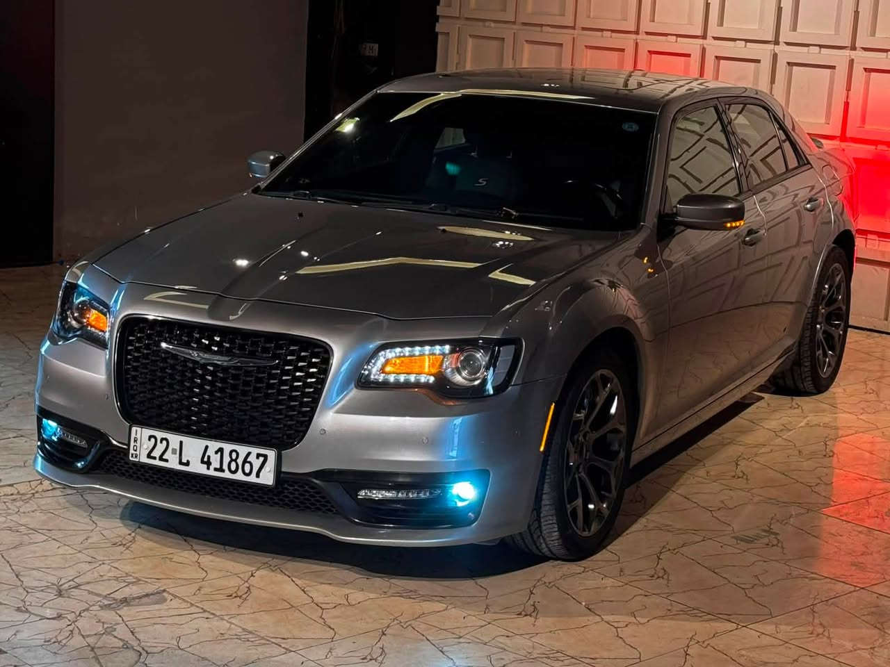 كرايسلر. فئهs
2018 خليجي. للبيع او مراوس مع Bm530,540 

خليجي كفاله عامه 
فول مواصفات 
بجم عريض 
حساس امامي خلفي 
رادار جانبي 
 كلاصات تدفئه تبريد 
برده خلفيه 
كشنات جلد تدفئه تبريد 
كامره خلفيه 
بنوراما 
 السياره ماشيه ٦٠ الف ميل 
كفاله عامه 
مكان السياره بغداد السيديه 
***********
