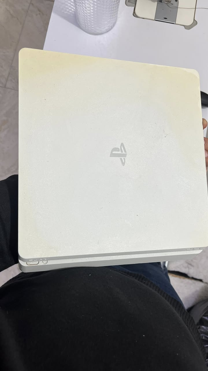 بلي فور  سلم مهكر ذاكرة 500 لونة ابيض
جهاز مامفتوح نظيف جوستكً عدد 1 اصلي 

تهكيرتة كلش حلوه وبدون فلاش .ي

حتوي على 6 العاب: Pas 2026  

والدن رينق وهيتمان وقتال شوارع والعاب اخرى ايضا.


**إذا كنت صاحب هذا الإعلان وتريد حذفه لأي سبب، رجاءا أرسل رسالة إلى الدعم الفني**