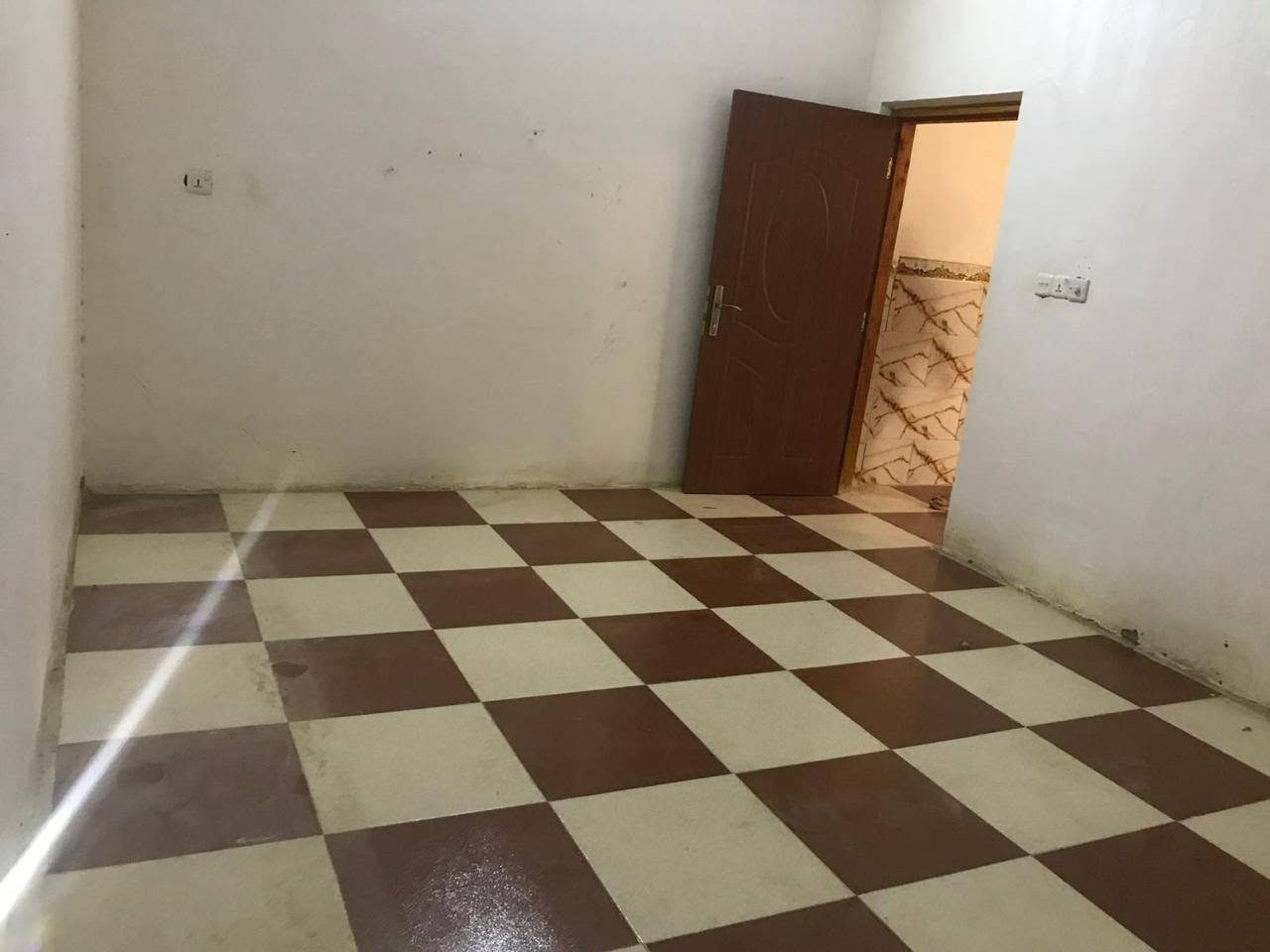 بيت للبيع
منطقة الشيشان الثانيه مساحته 110
شارع تبليط
للاستفسار ***********
