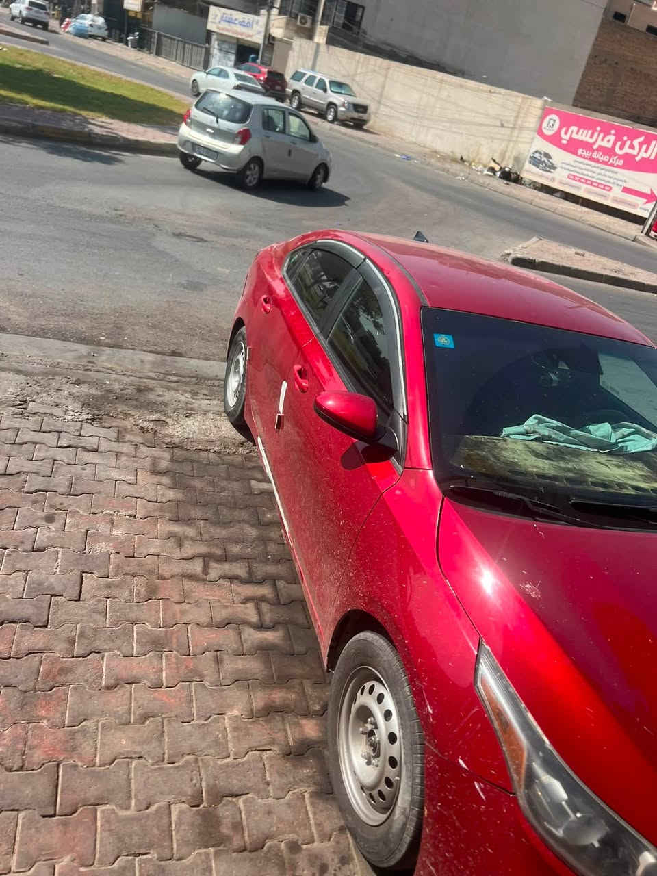السلام عليكم
للبيع كيا فورتي موديل 2019 
**تفاصيل السيارة:**
- المحرك: 2000cc دوش DOHC
- الكير: اوتوماتيك AT
- العداد: [180] Mi شرعي
- اللون: [احمر]
- وارد: [امريكي]
- الرقم: [بغداد] 

**المواصفات:**
- تحكمات ستيرن
- رادار امامي + مانع تصادم
- [, شاشة, كاميرا, ..]

**
- 

**السعر المطلوب:** [100 ] $ وبي مجال بسيط للشراي الصدگ
**المكان:** بغداد - [الزعفرانيه]
**للاستفسار والاتصال:** ***********
