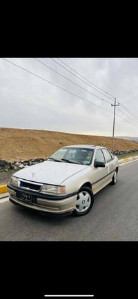 فيكترا • ١٩٩٠ • مكينة ١٨٠٠