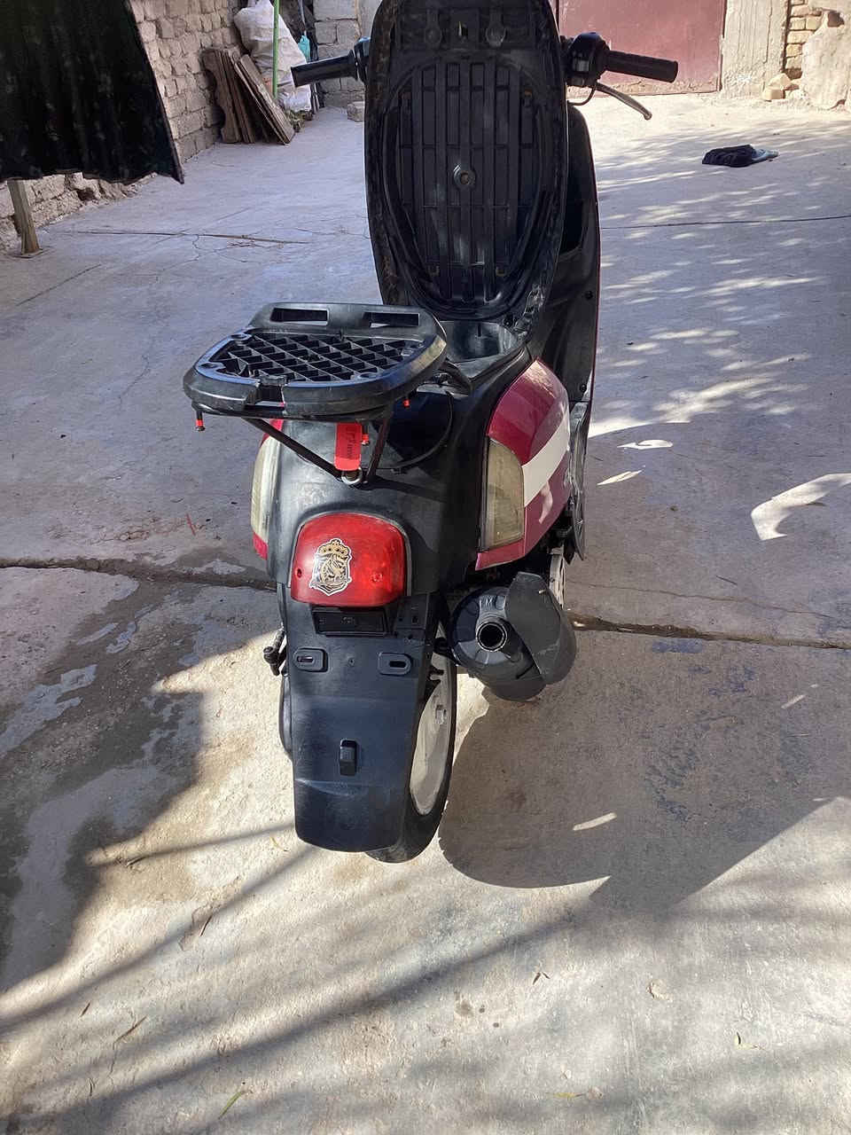 السلام عليكم دراجه ماكس بوليسي لبيع كامله من كلشي ما عايزه كله شغاله مكينه حلوه شلعه معدل فول سلف هندي كله شغال كفرات مختمه سواد مختم  السعر 450 وبيه مجال رقمي *********** عنوان بابل سياحي 
مراوس حسب قناعه
