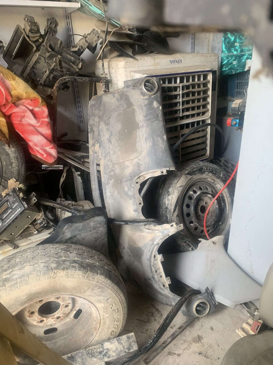 تفصيخ شتحتاج تصل وتدلل مكاني بغداد بديات ***********.   وعندي تخم ويل هوة وتايرة  ودعامية خلفية. وبيبان.  صفر أو تريد بيض كامل هنة وجامهن وبطاينهن
