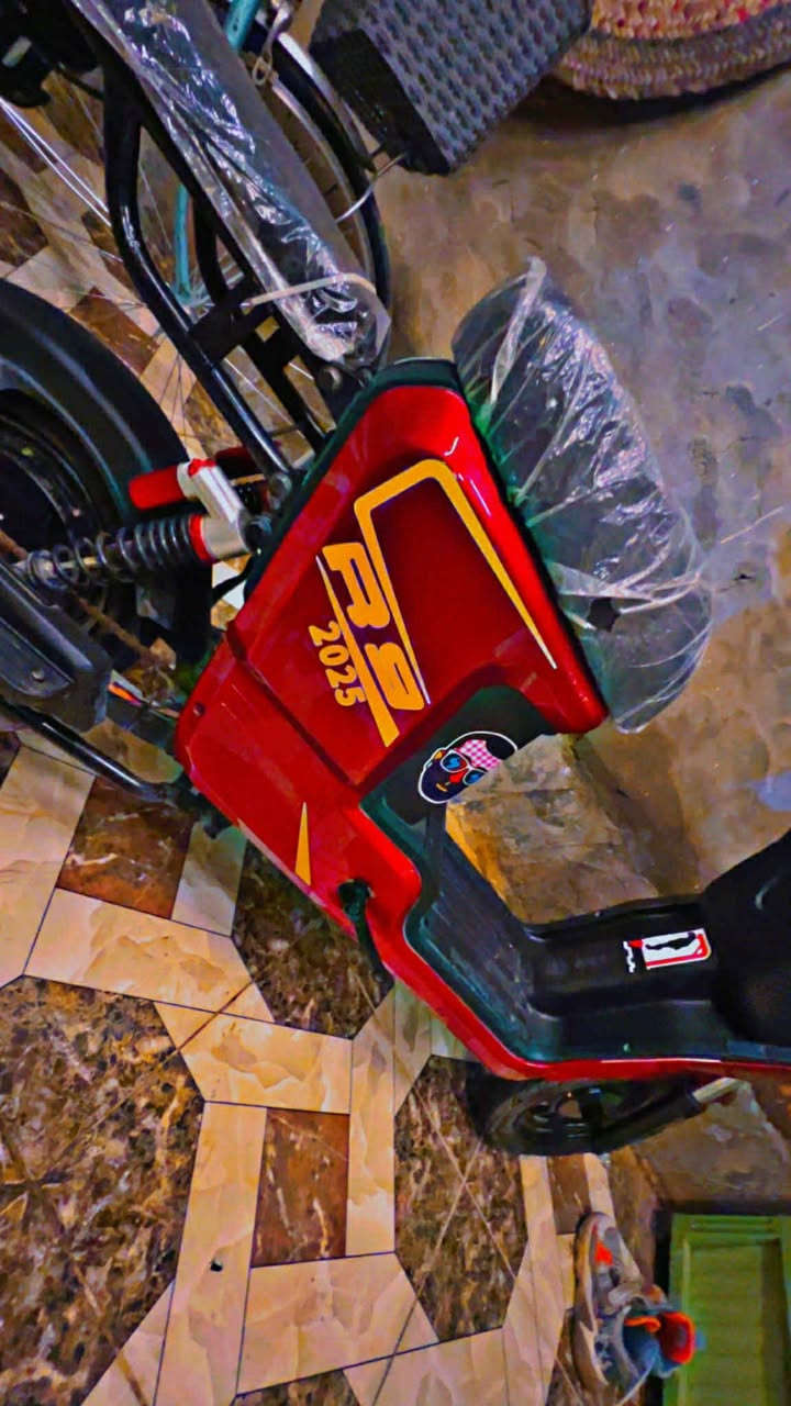 سلام عليكم دراجة R9 2025 شاشة دجتل اي عطل بل دراجة يطلع بل شاشة نضام 4سرع السرعة بل شاشة 99 السرعة الفعلية 75 نضام دبل اشارة لايت عالي ناصي رماش نضام Rالرجوع الى الخلف نضام الكارت مجرد تخلي عل شاشة  دراجة تشتغل الدراجة دبل خلفي غاز بريكات هايدروليك دسك امامي خلفي شاحنة اصلية قفل ستيرن وياهة سويجات ثنين وكارتات ثنين 
الدراجة 6بطاريات الدراجة جديدة
السعر 450،الف وبيها مجال العنوان ديالى بعقوبة الاستفسار الاتصال عل الرقم***********
