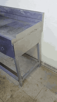 أغراض مطعم للبيع 
طباخ 4 عيون نظيف وحديده ثقيل 
سعره 200 الف

مكينة همبركر استعمال شهرين 
طولها متر ونص وعرضه 80 سم 
سعرها 300 ألف 

ميوزة مرمر عدد 3 
سعر الواحد 125 الف

ميز مكتبي جديد غير مستعمل 
سعره 90 ألف

بغداد سبع ابكار 
***********
غير متواجد على الفيس
