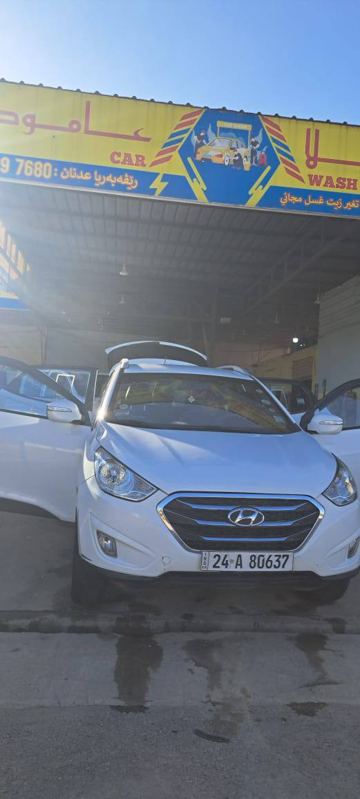 سلام عليكم سيارا توكسن 2013 للبيع
بدون دعم و بدون دواخل 
بس صندوق صبغ
كاميرا خلفية شريكه 
رقم جديد
بدون سلايت بدون بانوراما
محرك 2000 دوش
سعر 150$ بيها مجال 
رقم موبايل و واتساب ***********
عنوان دهوك دوميز
