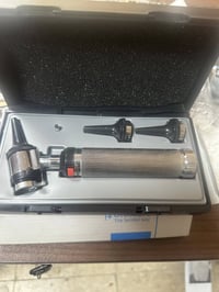 تتوفر لدينا اجهزة فحص الأذن والأنف والحنجرة براند اصلي وبسعر مناسب جدا...