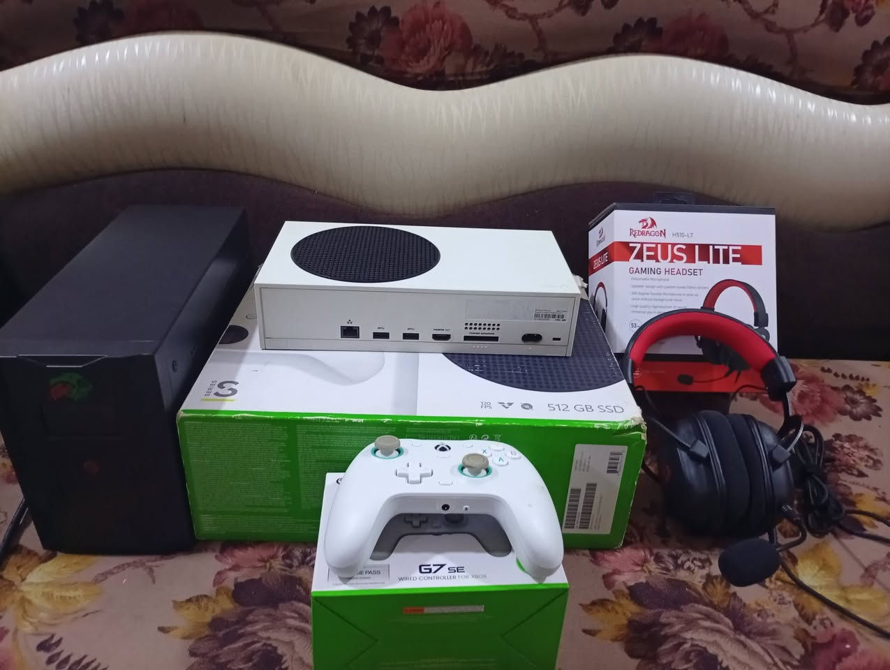 Xbox series s
ذاكرة 512 SSD
جوستك وحدة گيم سير واير 

مع UPS 2500

و سماعة رأس گيمنك  Red dragon.zeus lite 

للبيع السعر 450000

المكان بغداد المنصور 

بدون توصيل 

للتواصل واتساب ***********
