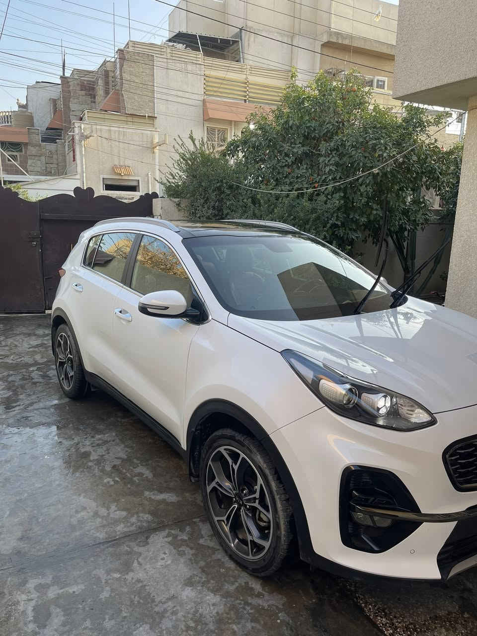 سبورتج جي تي لان بغداد بأسمي موديل٢١  السيارة مكفولة  عدا رصعة صغيرة بكد إصبع خلف باب  الصدر ماشية ٨٠ السيارة جديدة ***********
