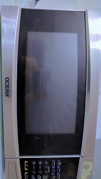 مايكرويف الحجم الكبير شغال مابي اي عطل استخدام قليل ب50وبي مجال 077155...