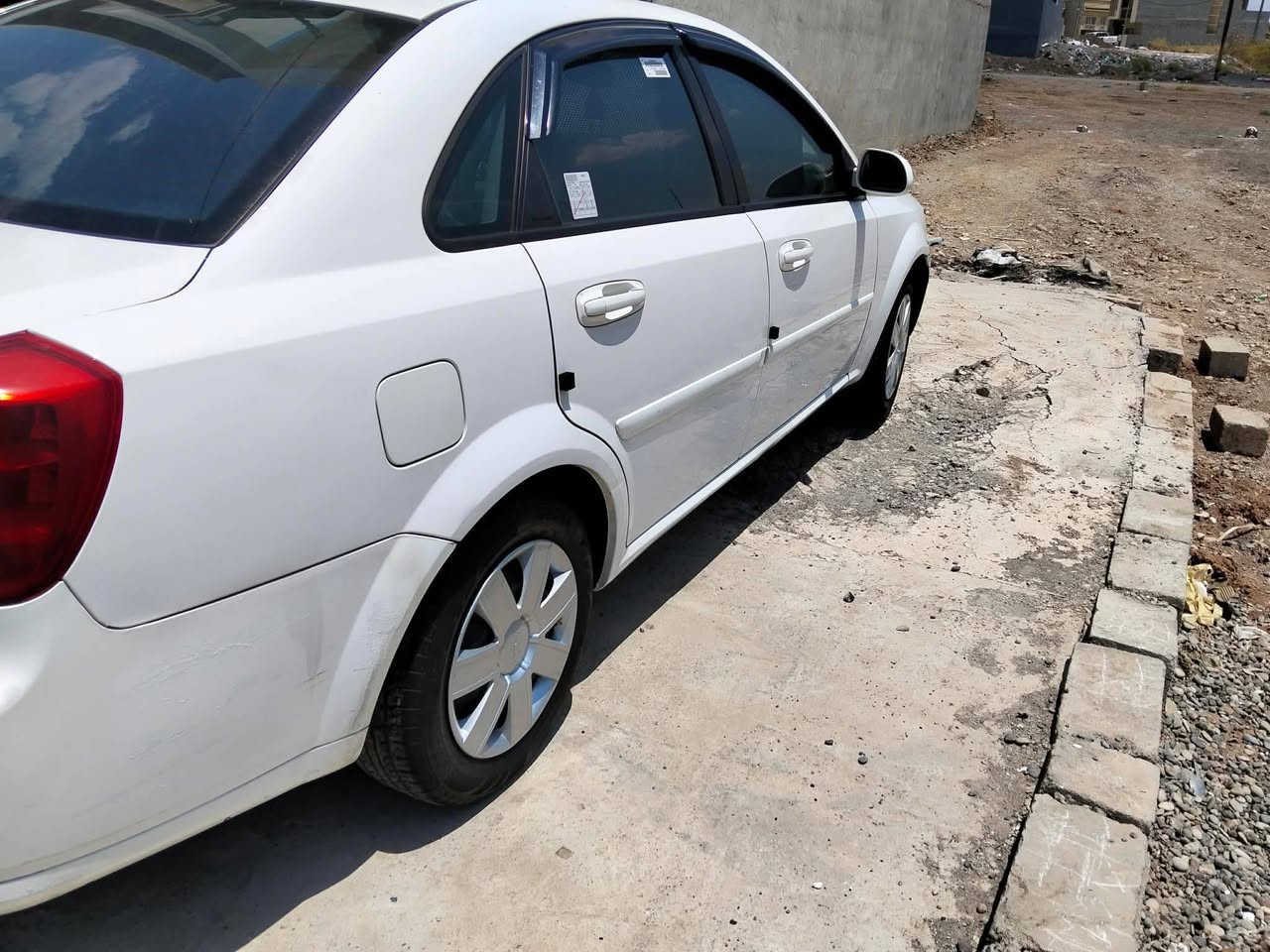 السلام عليكم 
بيع مستعجل وبسعر مناسب جدا 
اوبترا 2009، سنويه وهزه ورقم جديد 
تبريد ثلج،  
محرك وكير شرط 
طخم خلفي امامي جديد 
سعر 76$ 
***********
