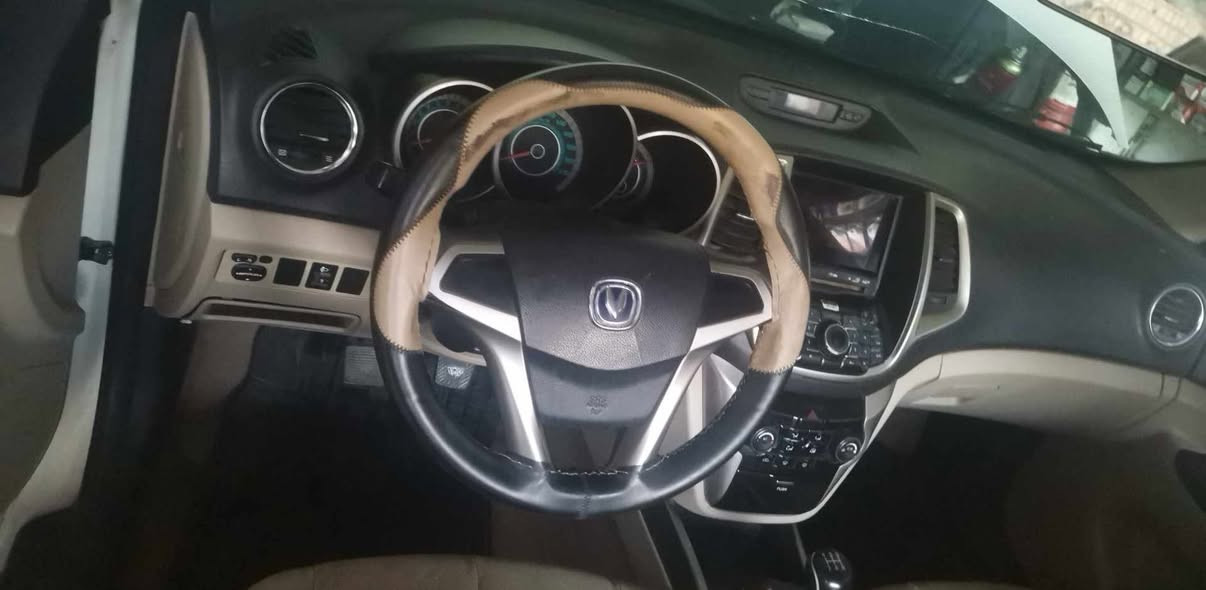 🚗 للبيع: شانجان ايدو (Changan Eado) موديل 2013
المواصفات المميزة
المحرك: محرك نيسان سني (تحويل) ⚙️
ناقل الحركة (الكير): نيسان سني أوتوماتيك 🕹️
الحالة: السيارة بحالة جيدة وجاهزة للاستخدام.
للتواصل والاستفسار:
📱 المراسلة عبر واتساب فقط على الرقم: *********** بغداد, العراق
