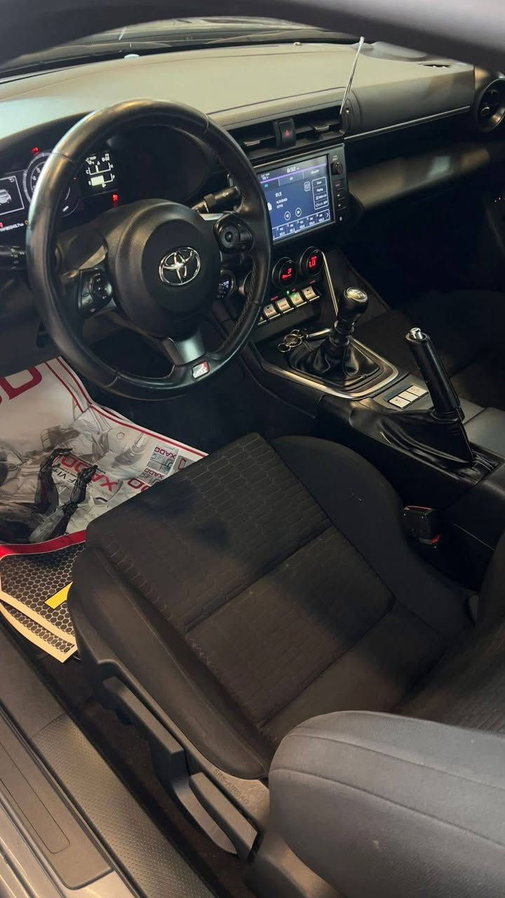 سلام عليكم السعر جوه السوك
GR86   موديل 2023 

 سعر $106

مكينه 2400
كير عادي 
بدون رقم 
ماشيه21 الف 
 حادث بنيد وجاملغ 
مكانها بصره

*********** واتساب
