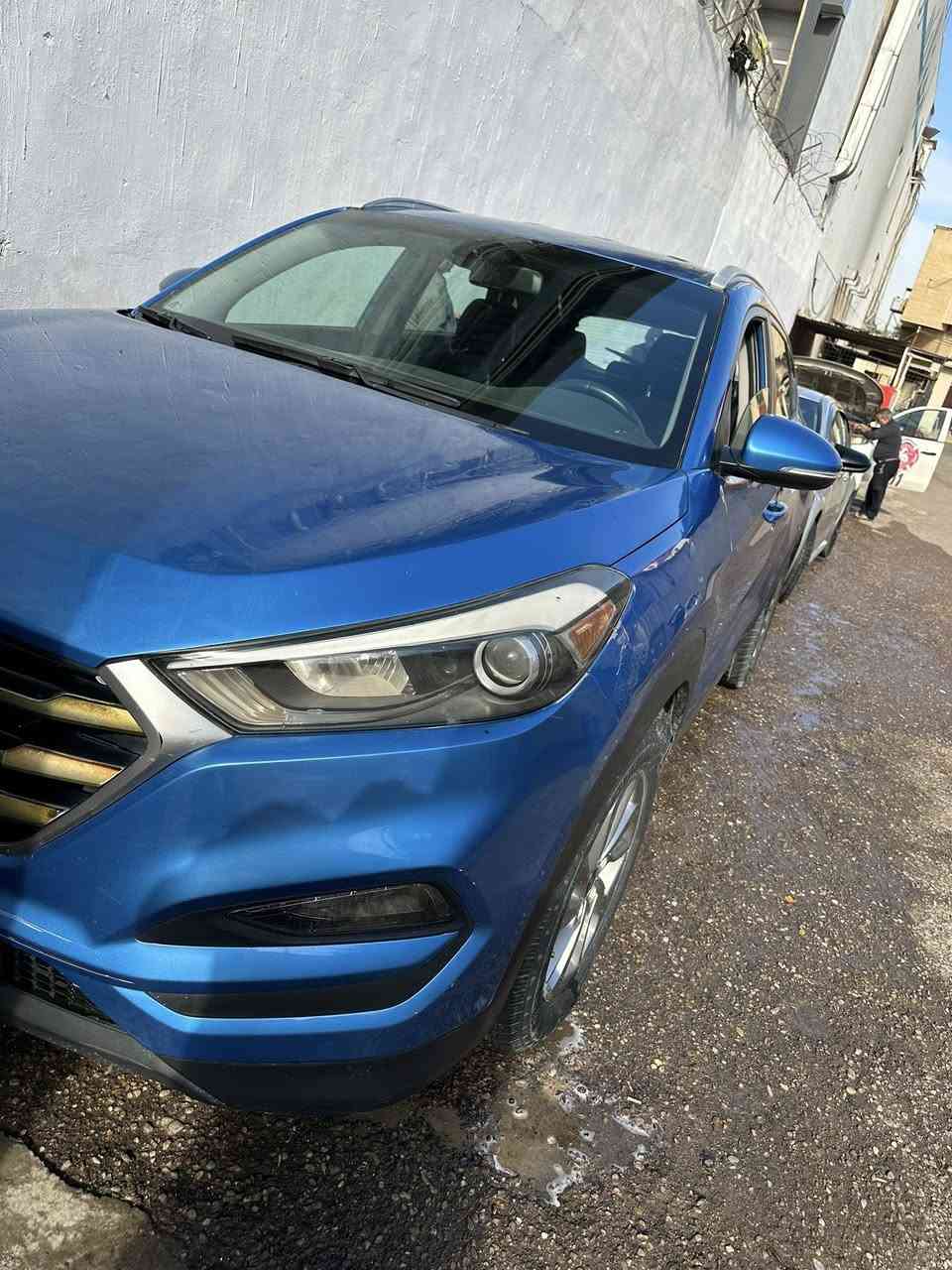 السلام عليكم للبيع توسان وارد امريكي ٢٠١٧ ماشية ١٤٦ رقم بغداد تحويل مباشر 
بيه قطعتين صبغ وحالوب شواصي ولغود كفالة 
مكينة ٢٠٠٠ مكينة مكفولة 
طخم تاير وتبريد كلة بشرط تدفئة بالكشنات وكامرة وتحكمات 
السعر ١٣٢ العنوان بغداد الكرخ 

***********
