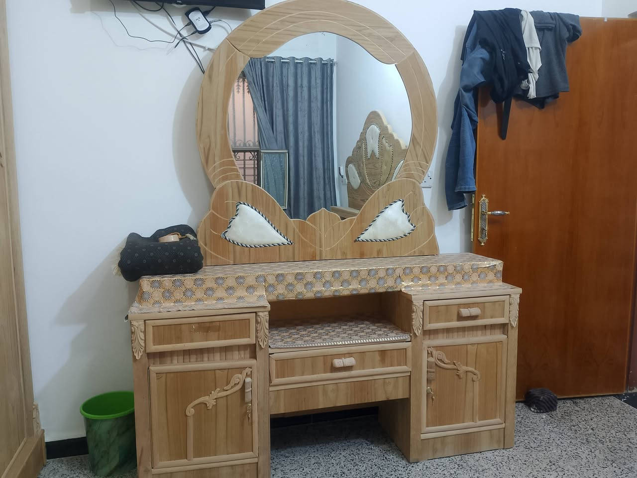 غرفة نوم ٦ بيبان طابقين للبيع صاج درجله اولى  بيع مستعجل   الاستفسار  ***********
