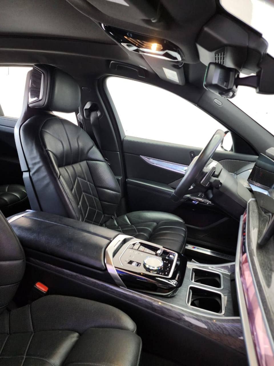 بي ام دبليو 2023 / الكرستالة
BMW 740i 2023 – M Package

السعر  6,25 $ / ٦ شدات وخمسة وعشرين 

وارد أمريكي حادث دعاميات فقط ومبدلات جدد وكالة 
بدون أي ضرر ولا أي صبغ أو تعديل مكفولة ما عدا الدعاميات
رقم بغداد 

 المواصفات 
اللون أسود مات ( مميز) 
مغلفة PPF
• محرك 3.0 تيربو – 6 سلندر
• كت M Sport كامل
• جنط M 21
• ليزر لايت
• سقف بانوراما
• كاميرات 360
• أبواب شفط
• دخول وتشغيل ذكي
 الداخلية:
• شاشات iDrive
• كراسي جلد كهربائية تبريد + تسخين
• إضاءة داخلية Ambient
• ستائر كهربائية
• صوت Harman Kardon
• تشغيل عن بعد
• ايبادات خلفية في الابواب 
. تخم تايرات جديد 

رادار – نقطة عمياء – مانع تصادم – تثبيت سرعة ذكي – بارك أوت – قراءة لوحات

***********
‏‏
