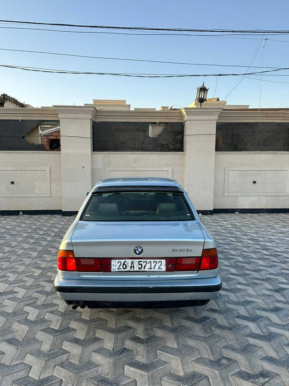 من رخصت صاحب الكروب
سلام عليكم شباب
سيارة BWM
525i
موديل 1990
مكينه مسكر عدل 
كير اوتو 
تبريد شغال ثلج 
بجم رفيع
سنتر لوك 
كهربائيات كلها شغاله 
رقم صلاح الدين مشروع وطني
هزه جديدة 
سنويه 2031
شرط تحويل  
صبغ جماليه 
سعره 55
بغداد 
***********

