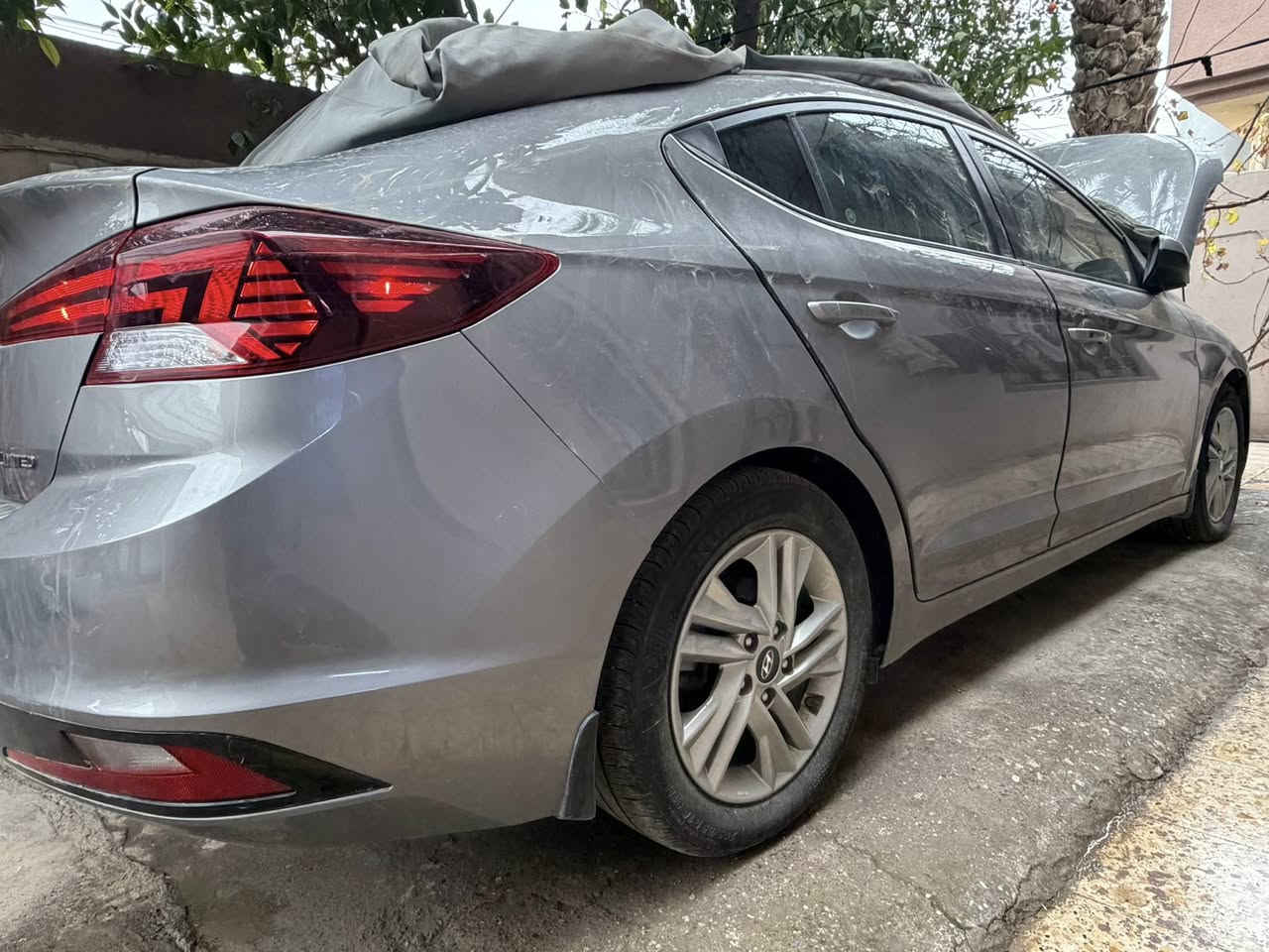 بسم الله الرحمن الرحيم
النترا 2020 وارد امريكي 
فول مواصفات عدا كشن جلد
ماشيه 23 الف ميل
الضرر دعاميه اماميه مصبوغه فقط 
السعر مناسب 
مكان السياره موصل الجانب الايسر 
التواصل الاتصال
***********
