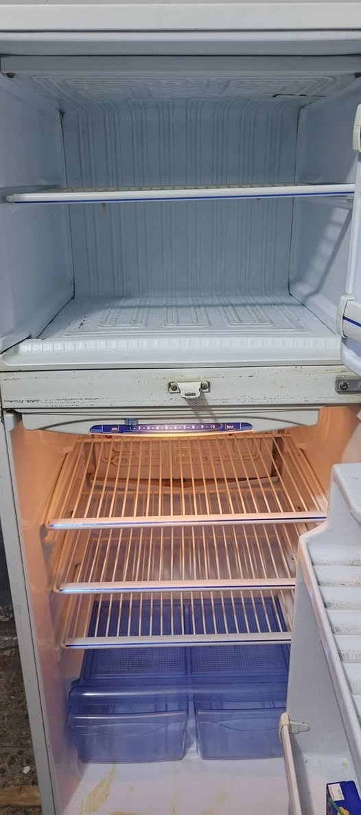 للبيع ثلاجه حجم كبير تبريدها كولش زين ثلج
مابيها نقص مكاني الحله مركز للاستفسار اكثر الرقم بيه واتساب ***********
