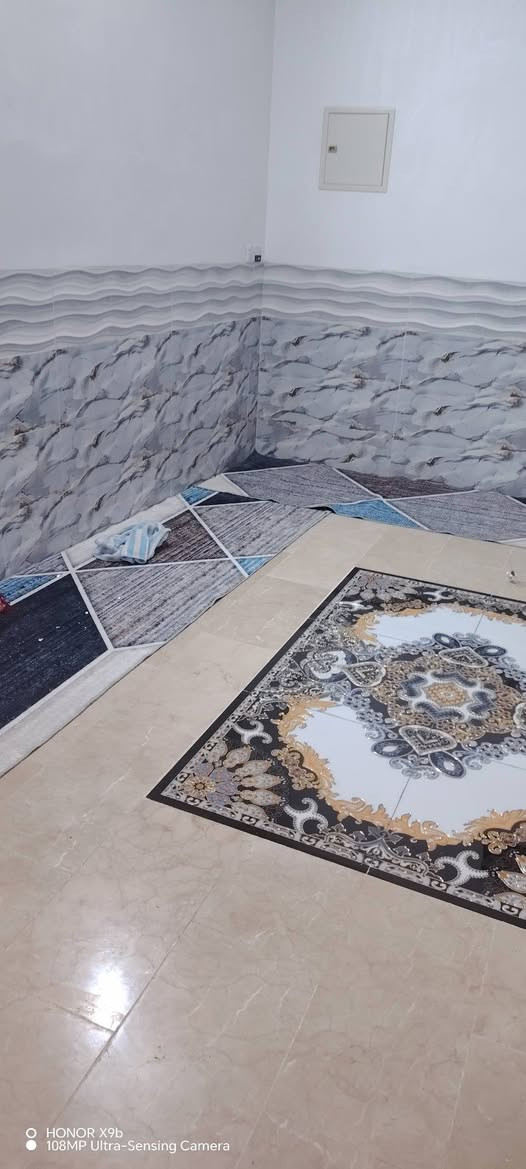سلام عليكم بيت لبيع حي المنتضر شيشان 110 ع شارع 15 لبيت ثاني بيت عن ركن واجهيه 7 ونزل 18 ونص قاطين بنه جديد شغل دراجه اواله قاطين لبيت استفسار كثر خاص اوتصال ***********
