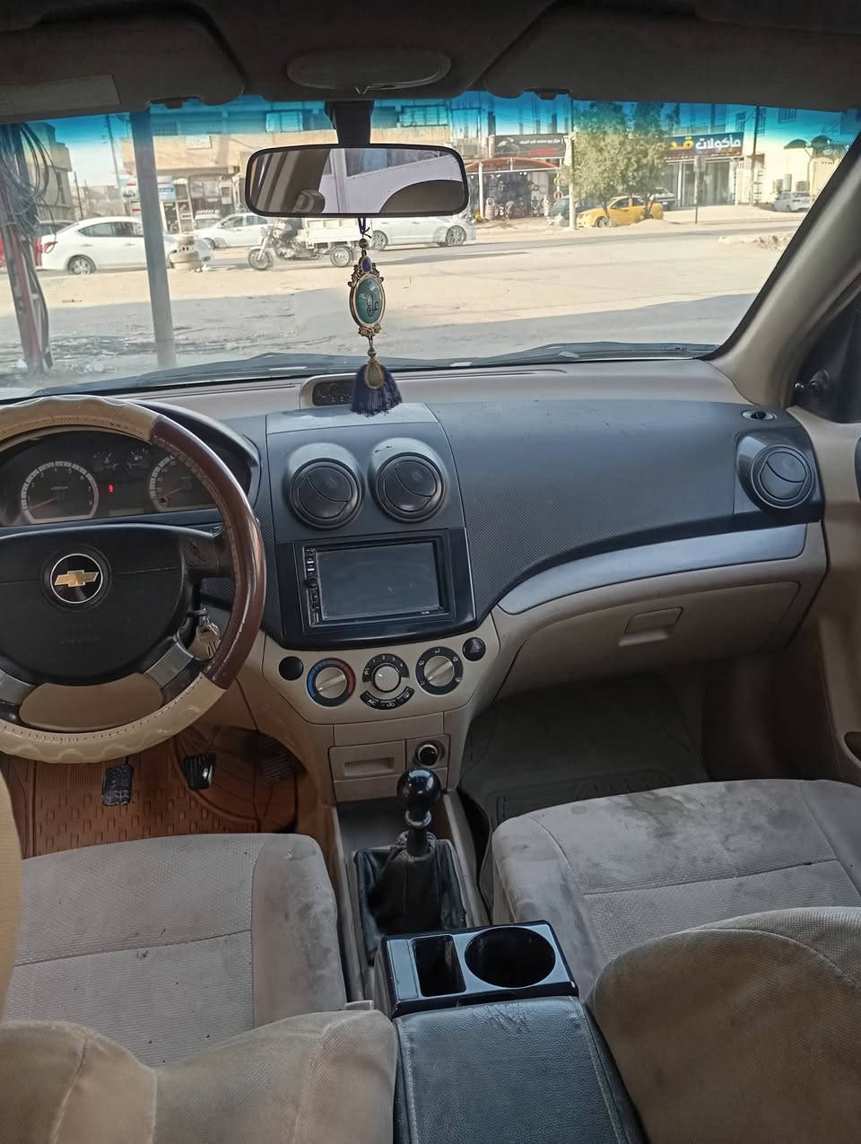 سلام عليكم سياره افيو موديل 2009 خليجي كير مكينه خير من لله تبريد شغال كل كهربائيات شغاله سعر 50 وبيهه مجال الرقم *********** عنوان النحف
