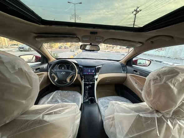 السلام عليكم ***********// *********** للبيع هونداي سوناته وارد امريكي موديل 2012 طخه دعاميه فقط بيه بابين  صبغ بلعراق موصفات سياره فول عده بصمه فتحه تحكم
ستيرن جهتين شاشه كبيره كامرا خلفيه ويل كب داخل لونين مكينه 2400 جدي اي اربع دسك مكينه وكير وحداديه 
تبريد عطلان  وتخم تايرات بحاله ممتازه جدا جدا (السعر ١١٥ ) رقم بغداد جديد تحويل مباشر مكينه سياره کربلاء
