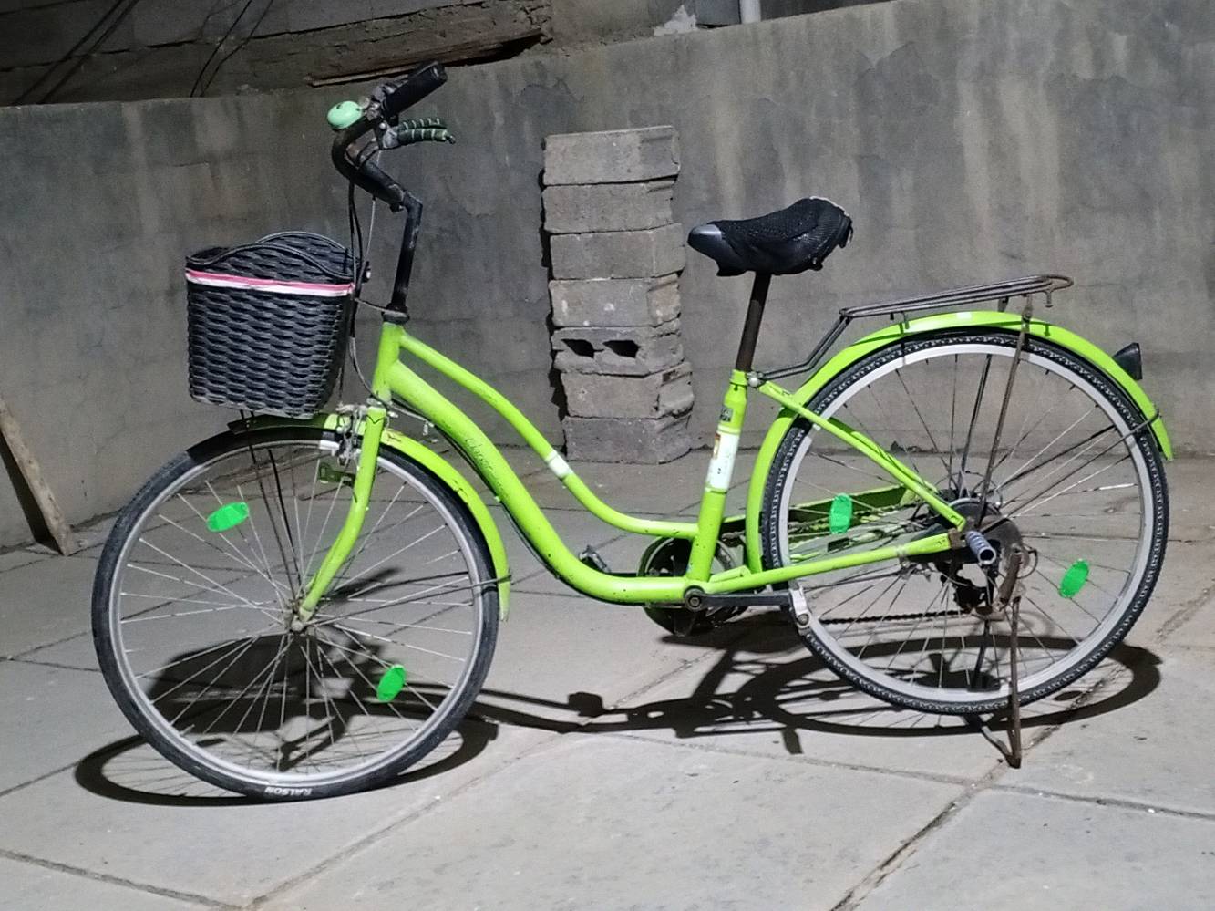 السلام عليكم
بايسكل للبيع نضافة فول 
كير شغال بريك امامي وخلفي (وحجم 28) بس يرادلة غطاء للكشن واضافة دبلات الزرق هدية 
السعر نهايتة 70.. ليريدة يراسلني ع هذا الرقم ***********
شنو ماركة الدراجة؟: 
ياباني 
وين مكانك بظبط؟: 

مكاني الانبار الرمادي الصوفية
هل تحتاج تصليحات أو صيانة؟: 
لا تحتاج
كم السعر المطلوب؟: 
70 الف دينار 
هل ممكن التفاوض على السعر؟: 
لا يمكن