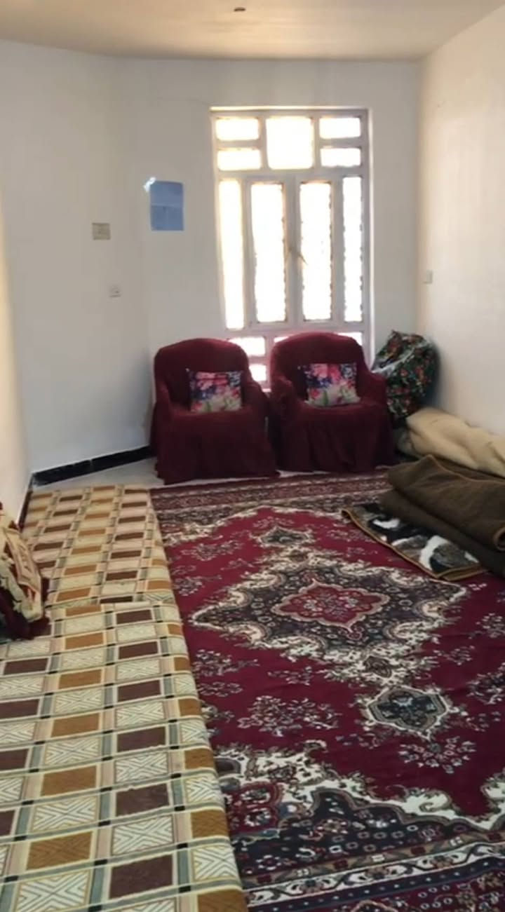 🌃 اللهم صل على محمد وال محمد 🌃
      🏫   🏫   🏫   🏫   🏫   🏫
              ⚜️ #بيت_للبيع ⚜️ 

☣️في الفلوجة حي الشهداء 
☣️ منطقه ال17
☣️ بناء درجه اولى

⚜️المساحة : 125م 
⚜️الواجهة : 6.25م
⚜️النزال : 20م

طابقين 3 غرف نوم واستقبال ومطبخ وصالتين ومناور ثنين 
حمامات 3 

 ⚠️ الشارع 🚸 : 10م  
⭕ السعر : 95 وقابل للتفاوض 
🧰⚖️ نوع الملك 🧰⚖️ : طابو صرف سند 
للاستفسار : مراجعة 
🥇#مكتب_الاقصى_للعقار 🥇
 للاتصال : *********** 📞☎️
واتساب : *********** 📞☎️
⭕التسلسل: 151
#عقارات_الفلوجة #عقار_للبيع #عقارات_الانبار #عقارات_العراق  #العقار #عقار
#العقار_للبيع #للبيع #بيع #بيت #بيوت #قطعة #قطع
#ارض #اراضي
#عقارات #عقارات_الاقصى
