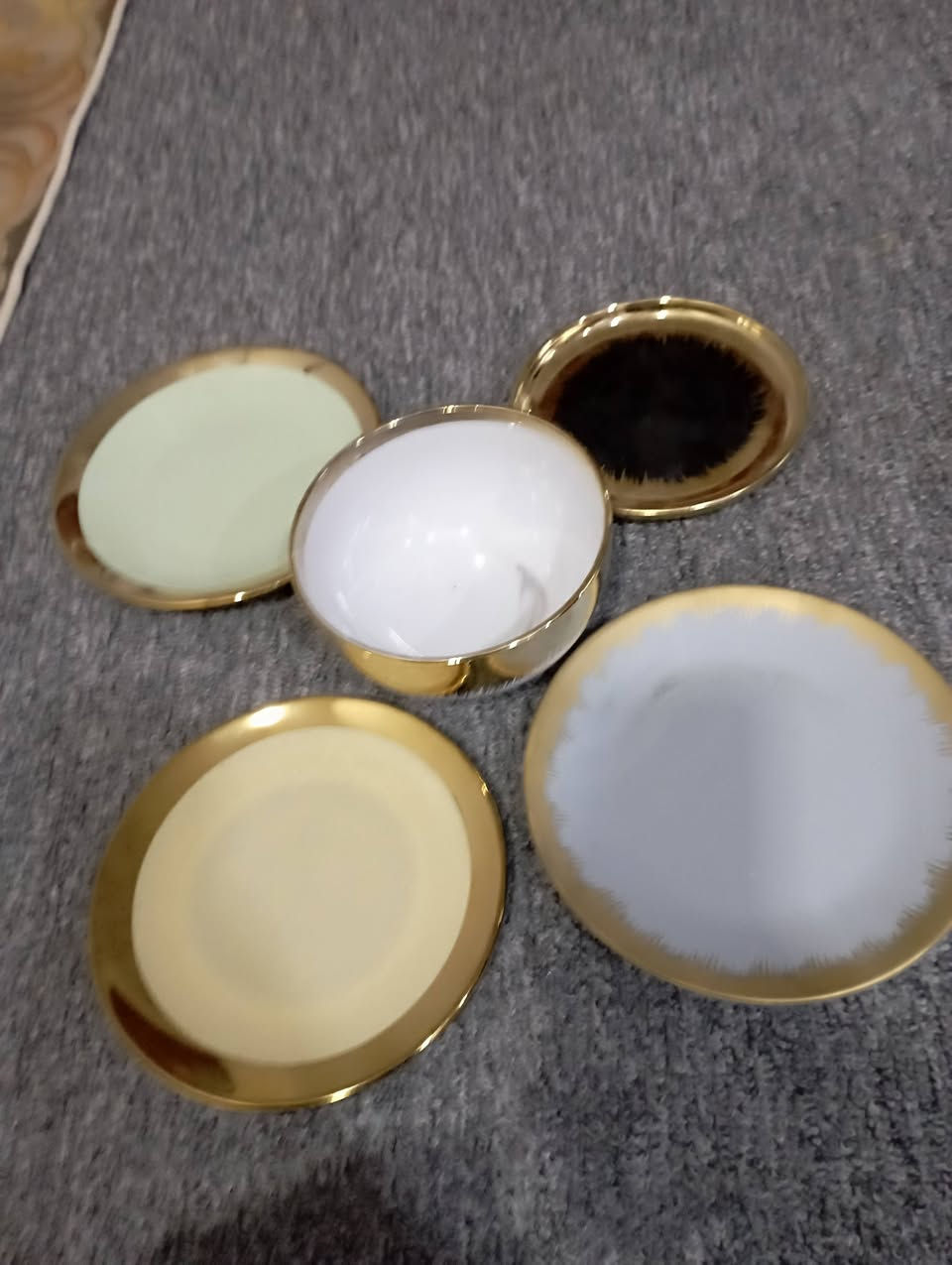 فرفوري ملون ذهبي جديد للبيع سعر الكارتون 50الف حلة للاستفسار خاص


**إذا كنت صاحب هذا الإعلان وتريد حذفه لأي سبب، رجاءا أرسل رسالة إلى الدعم الفني**