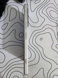 سوني 1 مارك 5 ذاكرة 256 رام 12 نظافة 100% وياه كفر ولاصق شاشة فقط بي ط...