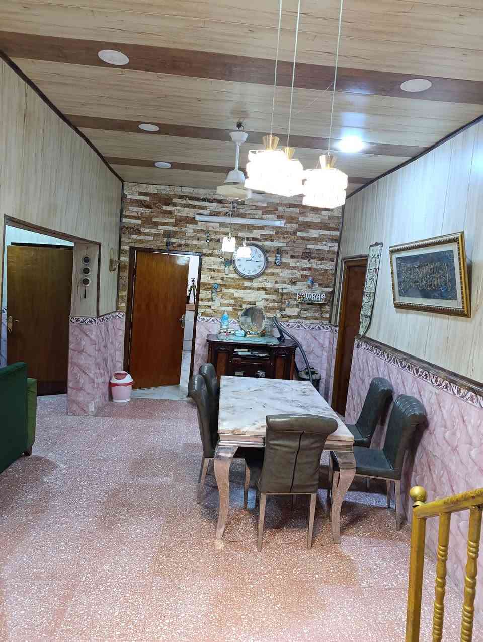للبيع بيت ٧٠٠ متر ...٣ غرف نوم صاله وكلدور ومطبخ صيحات....
عنوان حله/عنانه.  اي ستفسار ع هذا الرقم ***********
