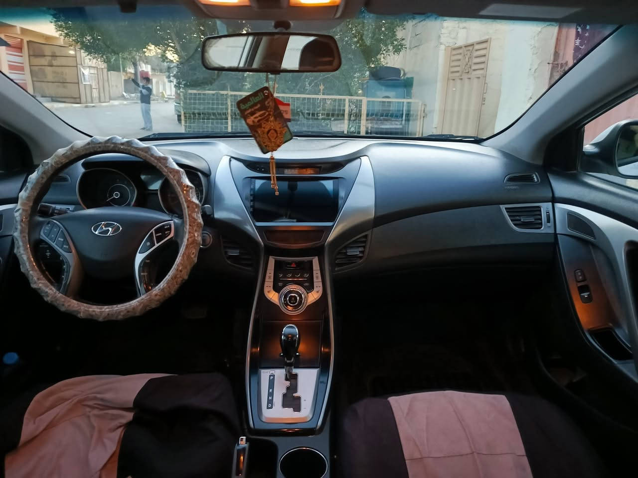 السلام عليكم النترا للبيع موديل 2012فول واحد على واحد بصمه تنته تحكمات ستيرين سياره فول  مكينه كير  رقم بغداد الدولي بسمي تحويل نفس اليوم  مكاني ديالى السعر 116 وبيها مجال  رقم الهاتف ***********
