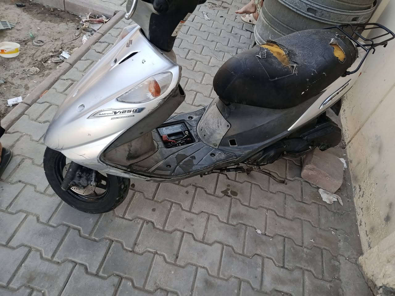 سلام عليكم دراجه ادرس ياباني شكل القديم سرعه ١٢٠ الشراي يتصل على هاذا الرقم *********** العنوان بغداد
