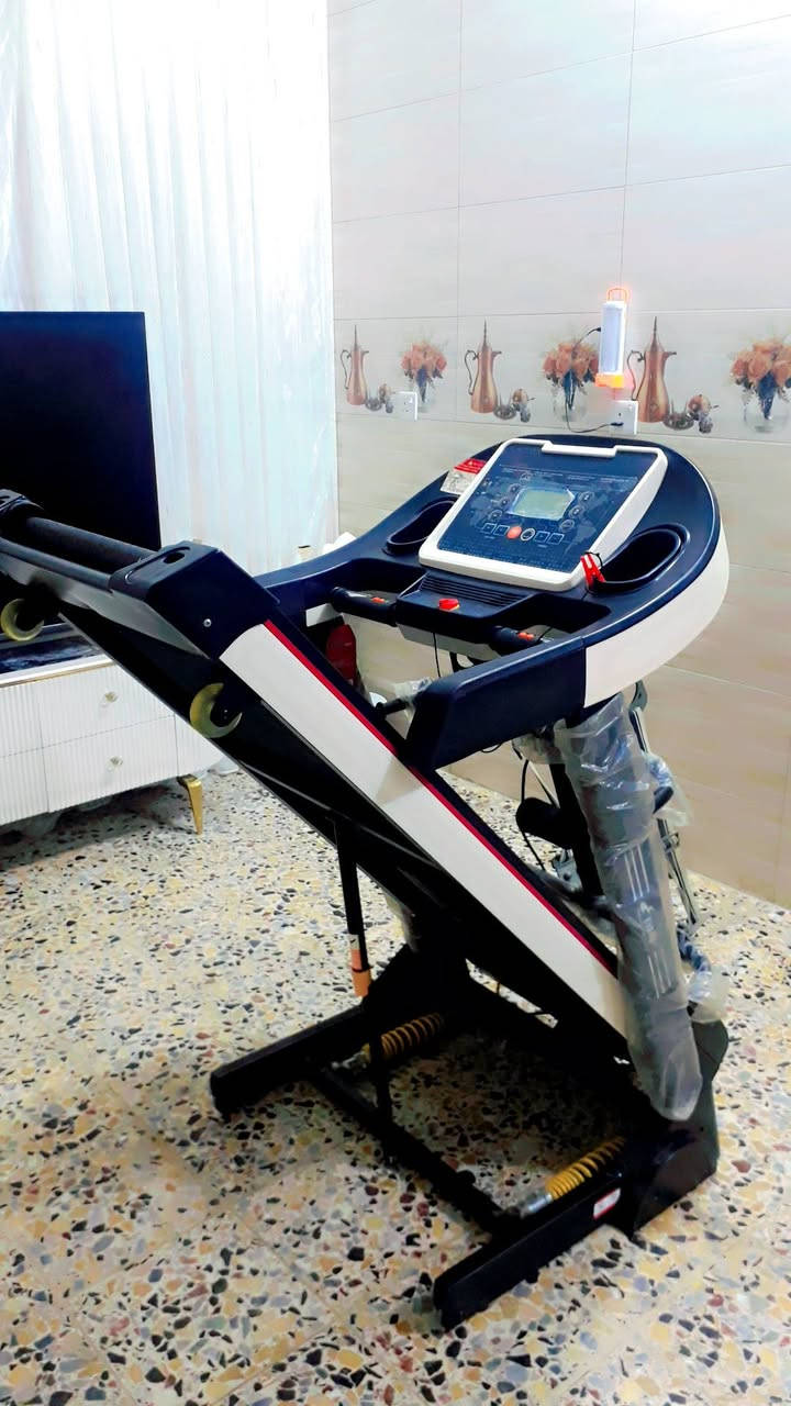 جهاز جري جديد مامستخدم دبل موطور جبلي صناعه فرنسي سرعه 140 يحمل وزن 180 جهاز ضخم بي جهاز رجاج تكسير الشحوم بي شناو بطن بي شاشه سعرات حراريه قياس نبضات القلب والمسافه بلاتوث السعر 270 بغداد الشعب ***********
