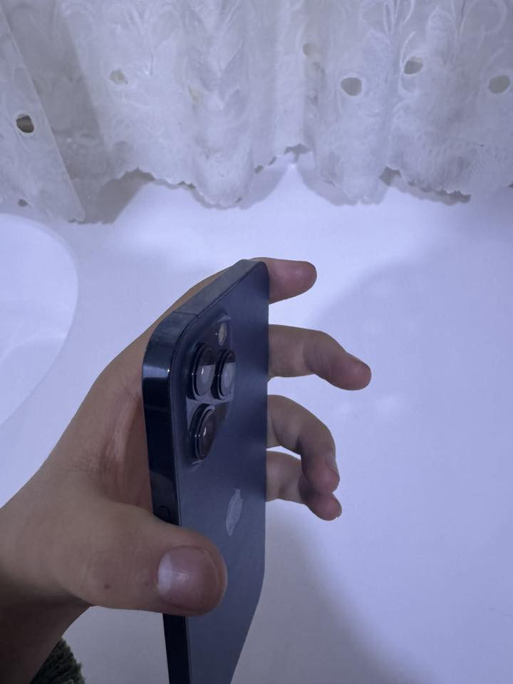 سلام عليكم اخوان 
للبيع ايفون 12 برو ماكس لون سمائي 
دبل سيم مابي عيب كلها على بلاد تجي تفحصها وتاخذه شرط انطيك يا بسعر مناسب جداا
***********
