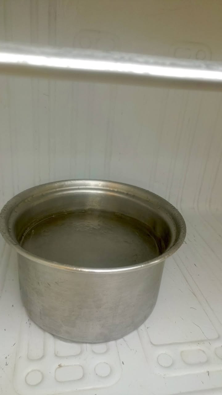 سلام عليكم عندي ثلاجة  نضيف  شغله  فول سعره  250 مكان مدينة الصدر  رقم  ***********
