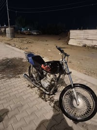 للبيع موديل ١٨ وكيل العارضي عوزهه ترتيبات السعر ٤٠٠ وبيها مجال بصيط 07...