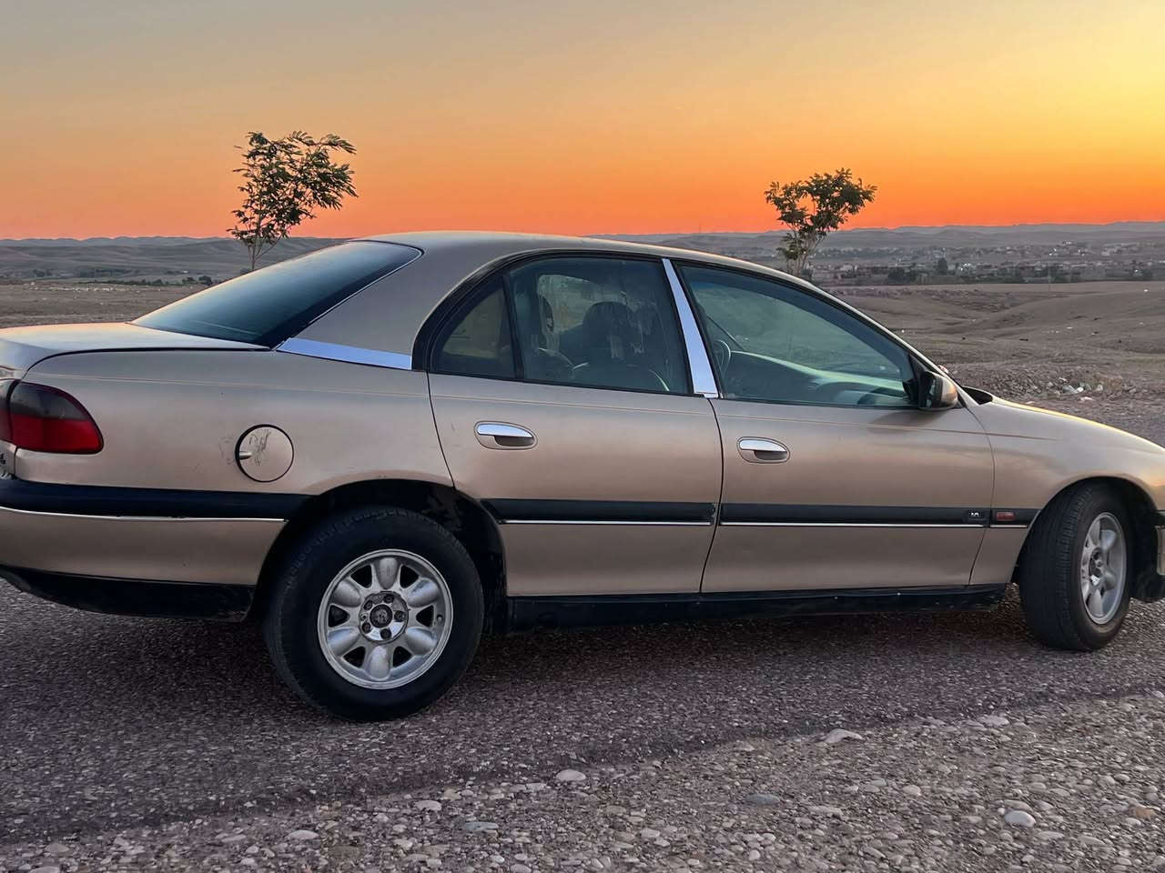 السلام عليكم
اوبل بزون للبيع موديل 98 رقم شمالي شرط تحويل ثاني يوم تراي للبصرة محرك ونجي 
السعر 40 وبي مجال 
***********
